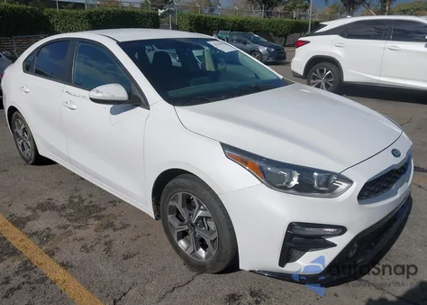 2021 Kia Forte Lxs z USA, uszkodzony, nr VIN 3KPF24AD5ME359628